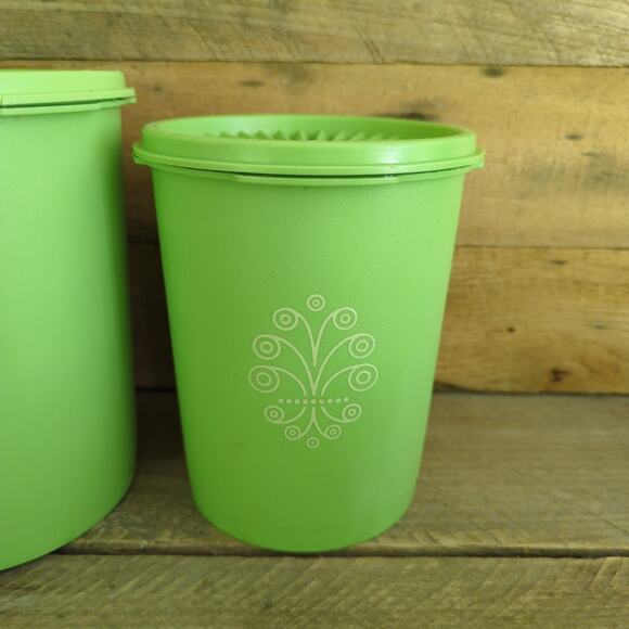 Vintage 1970s Set of Three Tupperware Apple Green Servalier Canisters - Picture 4 of 10